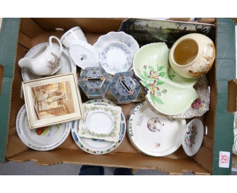 A mixed collection of items to include Royal Doulton Brambly Hedge patterned picture frame, various porridge dishes, Wedgwood