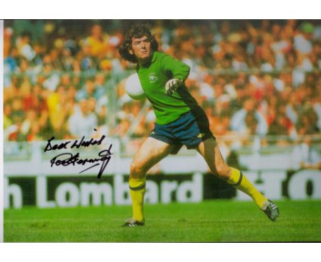 Sport Arsenal Goalkeeper Pat Jennings Personally Signed 18x12 Colour Print. Print Shows Jennings in Action For Arsenal. Jenni