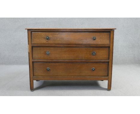 A vintage oak chest of drawers. H.78 W.106 D.45cm 