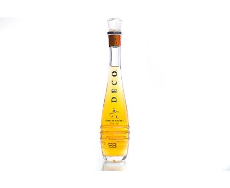 JOHNNIE WALKER DECOBlended Scotch Whisky. 35cl, 40% volume.  CONDITION REPORT: Good overall condition. 