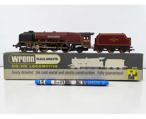 A WRENN OO Gauge W2264 Duchess class steam locomotive in BR maroon "Duchess of Hamilton". VG in a G/VG box