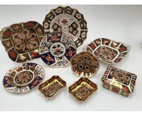 Royal Crown Derby Imari 1128 bracket footed dishes, trinket dishes, covered box and three other Imari type plates 