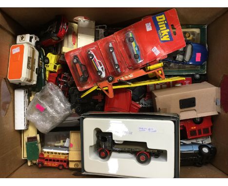 A box of modern diecast vehicles, two Maisto 1/18 scale USA cars, a London bus photo frame