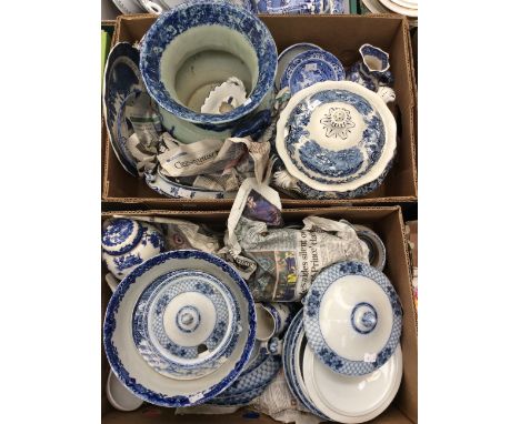 19th Century Staffordshire blue and white dinner wares and decorative wares, including Spode, Doulton, Staffordshire, etc, ch