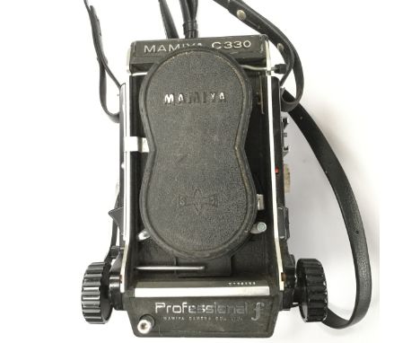 Mamiya C330 camera, together with a Halina A1 camera (2)