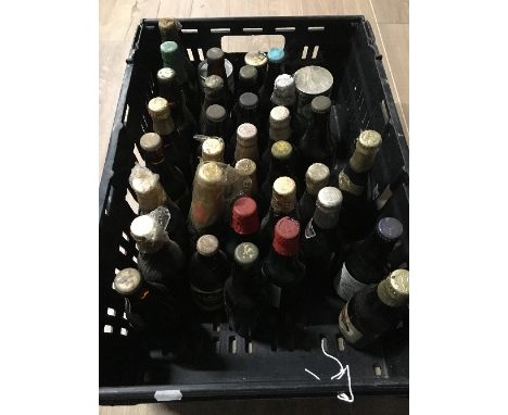 1 CRATE OF VINTAGE AND COLLECTABLE BEERS AND ALES