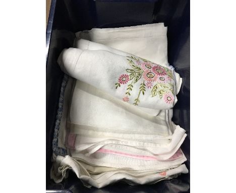 1 BOX OF VINTAGE TABLE CLOTHS ETC