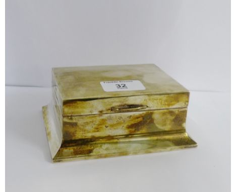 Walker & Hall silver cigarette box, the hinged lid with engine turned Art Deco pattern, Sheffield 1935 14 x 12cm 