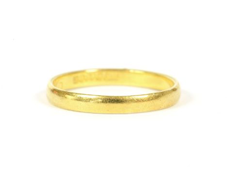 A 22ct gold wedding ring, size R, 2.81g,