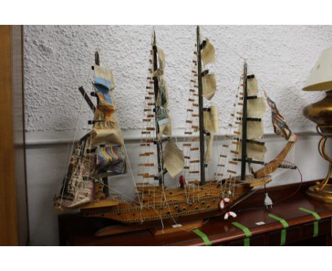 Large model boat with built in lamp, +/- 110 cm long, 80 cm tall