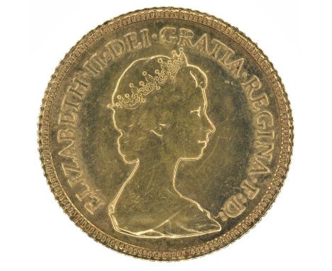 Queen Elizabeth II, Half-Sovereign, 1982, Crowned head r. with obverse portrait by Arnold Machin R. St. George and dragon, go