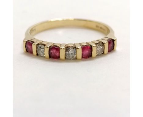 9ct hallmarked gold ruby (4) &amp; diamond (3) ring - size Q &amp; 2g total weight 