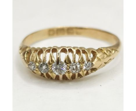 Antique 18ct hallmarked gold 5 stone diamond ring in an antique box - size O &amp; 2.3g total weight ~ the stones are bright