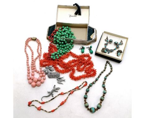 Qty of vintage jewellery inc coral &amp; pearl necklace, peking glass &amp; silver screw on earrings etc - SOLD ON BEHALF OF 