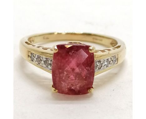 14ct hallmarked gold pink tourmaline &amp; diamond (6) ring - size S &amp; 4.1g total weight 