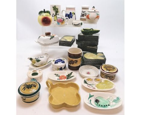 25 x Toni Raymond vintage retro pottery inc 6 boxed avocado pear dish and jug, dentures lidded pot (empty!) etc