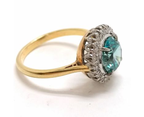 18ct marked gold &amp; platinum blue zircon &amp; diamond cluster ring - size L &amp; 3.4g total weight 