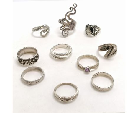 10 x silver rings inc yin / yang, diamond, amethyst, Follow your heart and dreams, french ring with fleur-de-lys etc - total 