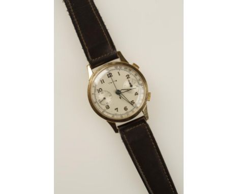 VETTA: GENTLEMANS 18K YELLOW GOLD CHRONOGRAPH WRISTWATCH, the round dial with Arabic numerals, sweep seconds hand and two sub