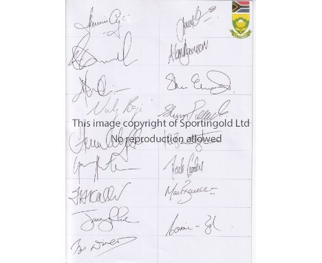 WORLD CUP CRICKET 1999 A collection of 81 signatures of cricketers who played in the 1999 World Cup in England from South Afr