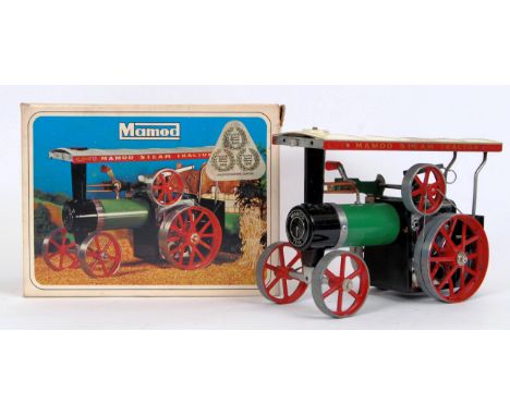 An original vintage Mamod Live Steam Traction Engine TE1A. With funnel and turning stick, within the original box.