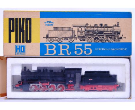 An original vintage Piko H0 / 00 gauge railway trainset locomotive - BR55 516318. Within the original box.