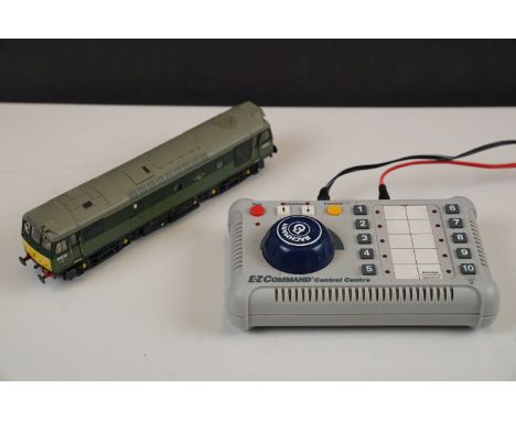 Bachmann OO gauge DCC Fitted D5233 BR locomotive plus a Bachmann EX Command Centre (2) 
