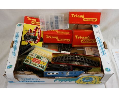 Quantity of OO gauge model railway to include 4 x locomotives featuring Triang R252, boxed Triang R74 High Level Pier, boxed 