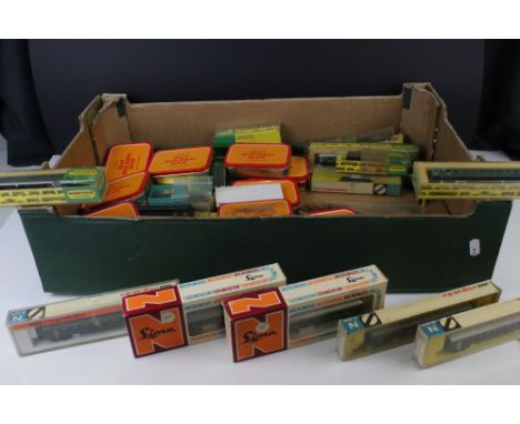 Collection of N gauge model railway to include rolling stock, railcar. locomotive and various accessories contained within ti