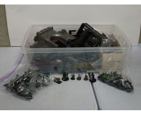 Quantity of Games Workshop painted and unpainted plastic &amp; metal Lord of the Rings minatures to include goblins, wargs, e