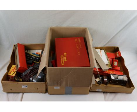 Quantity of OO gauge model railway, mainly Triang examples, to include 6 x boxed items of rolling stock, part boxed Royal Mai