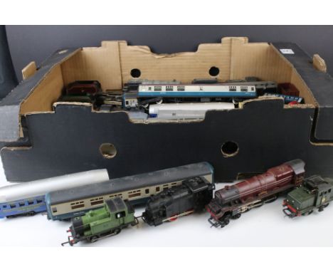 Collection of OO gauge model railway to include 8 x locomotives and 16 x items of rolling stock to include Triang, Lima, Joue