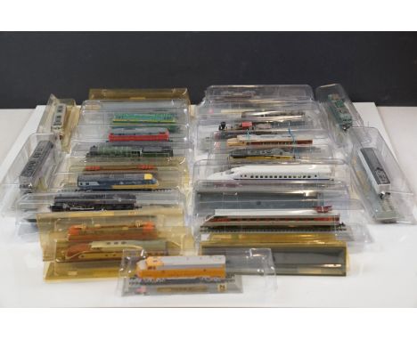 23 Boxed Del Prado model locomotives on stands 