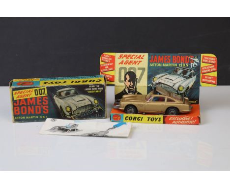 Boxed Corgi 261 James Bond 007 Aston Martin DB5 diecast model, with ejector figure and secret instructions, diecast vg with a