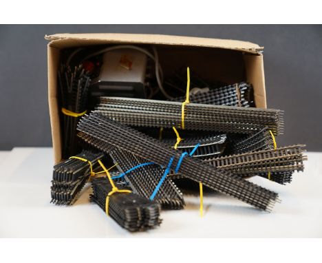 Quantity of OO gauge model railway track, various straights and curves 