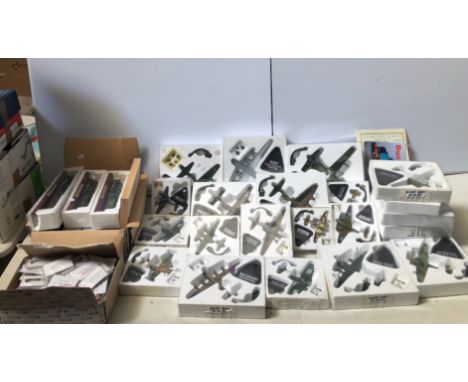 22 Boxed Atlas Military Giants of the Sky diecast models plus 5 x boxed Atlas Collectable Model Locomotives plus a quantity o