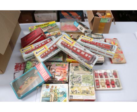 Large quantity of various plastic model kits in various states of completeness, includes Airfix, Faller, Kitmaster, Atlas 24 