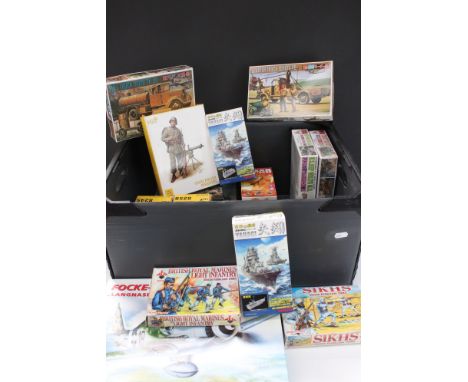 23 Boxed plastic model kits and figure sets to include Italeri, 6 x duplicated Takara Yahagi, Science Treasury etc, all unbui