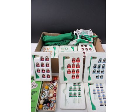Subbuteo selection - 15 LW teams (some incomplete) to include Argentina, Brazil, Celtic, Arsenal etc, assorted loose LW playe