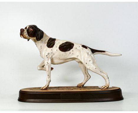 Beswick connoisseur model of The Pointer on ceramic base 