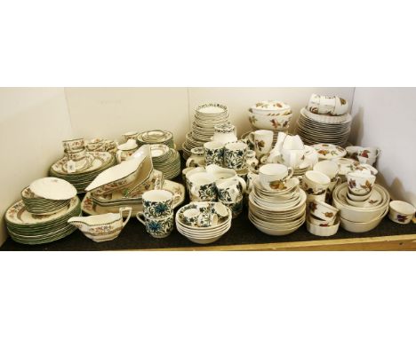 A large quantity of Midwinter Spanish dinnerwares, to include a part tea and coffee set, together with a small quantity of Ev