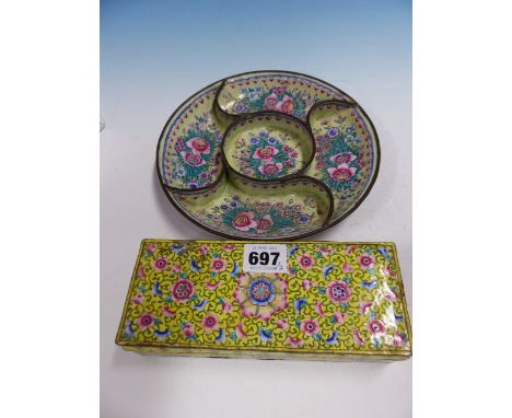 A CANTON ENAMEL SUPPER DISH, THE FIVE COMPARTMENTS PAINTED WITH PAIRS OF ROSES ON A PALE GREEN GROUND. Dia. 21cms. TOGETHER W