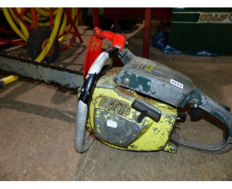 A PIONEER P50 CHAINSAW