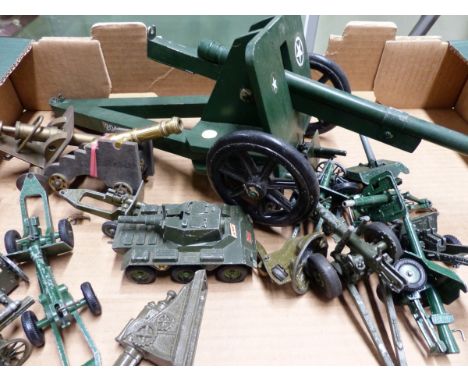 TWO TRAYS OF MODEL ARTILLERY GUNS AND CANONS, MOSTLY DIE CAST AND MOSTLY MATCH-STICK FIRING. (47)