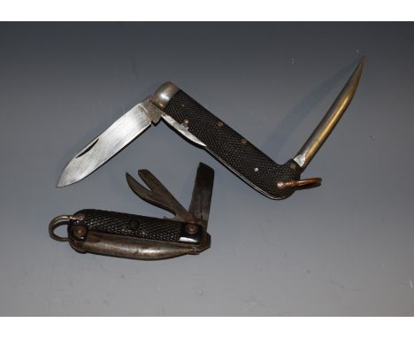 An early 20th century military issue pocket knife, by Butcher, Sheffield, 9.5cm principle blade, smaller blade and hoof-pick 