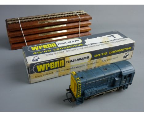 MODEL RAILWAY - Wrenn W2232 diesel shunter BR blue, boxed with instructions and packing rings and four Wrenn display plinths 
