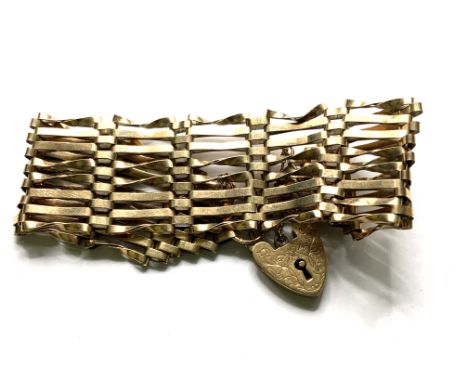 A 9ct gold gate bracelet, 18.7g (A)
