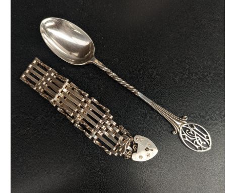 Silver spoon inscribed 'Kennel Club Show, 1912', together with silver gate bracelet