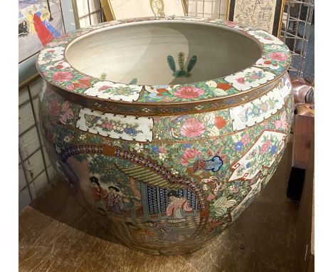 LARGE CHINESE PORCELIAN PLANTER