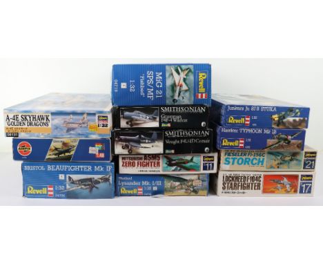 Twelve various 1:32 scale model Aircraft kits, 4xHasegawa Skyhawk Golden Dragon, contents in sealed bags, Lockheed Starfighte